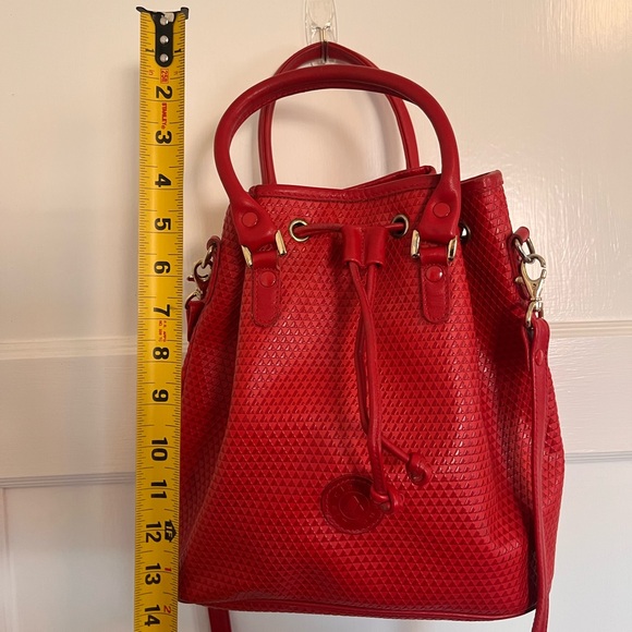 Vintage Liz Claiborne signature red drawstring bucket - Picture 4 of 9